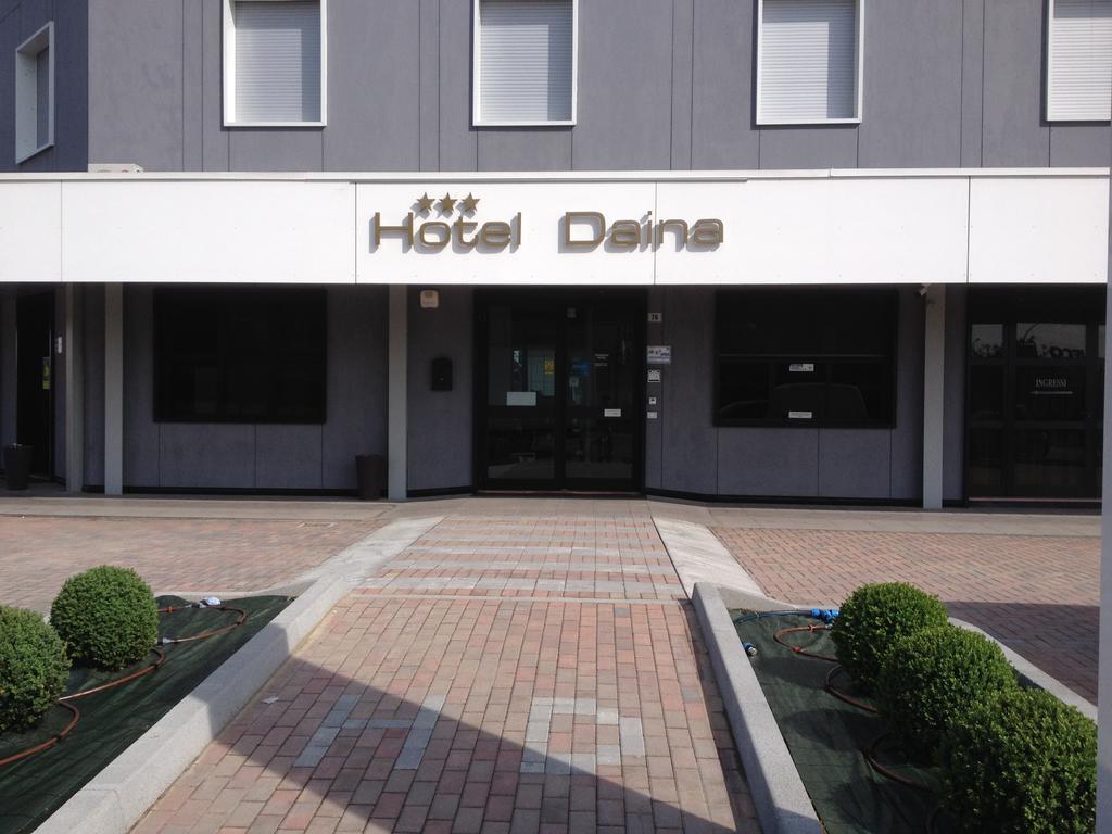 Hotel Daina Dalmine Kültér fotó