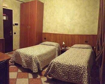 Hotel Daina Dalmine Kültér fotó